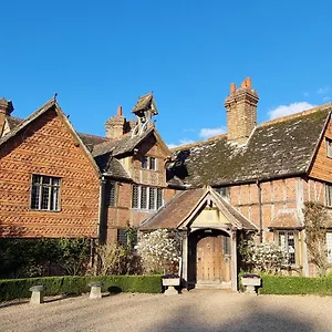 Langshott Manor - Luxury Gatwick Horley