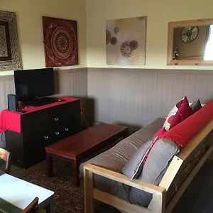Meadowbank Apartment